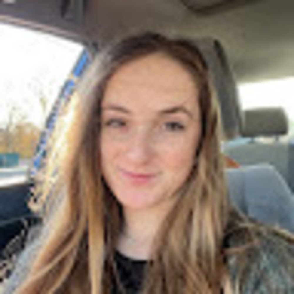 Meet your Posher, Alexis